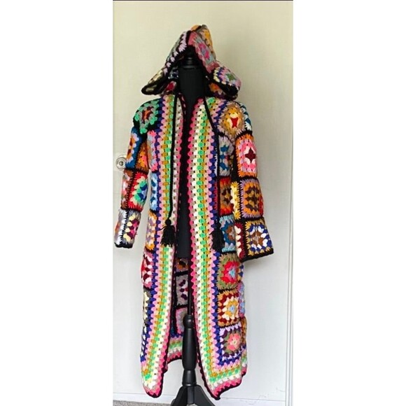 New granny square long cardigan with hood - Picture 3 of 9